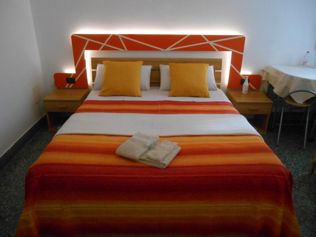 Le Rose Malpensa Bed & Breakfast บุสโตอาร์ซีซีโอ ภายนอก รูปภาพ