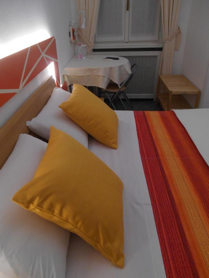 Le Rose Malpensa Bed & Breakfast บุสโตอาร์ซีซีโอ ภายนอก รูปภาพ
