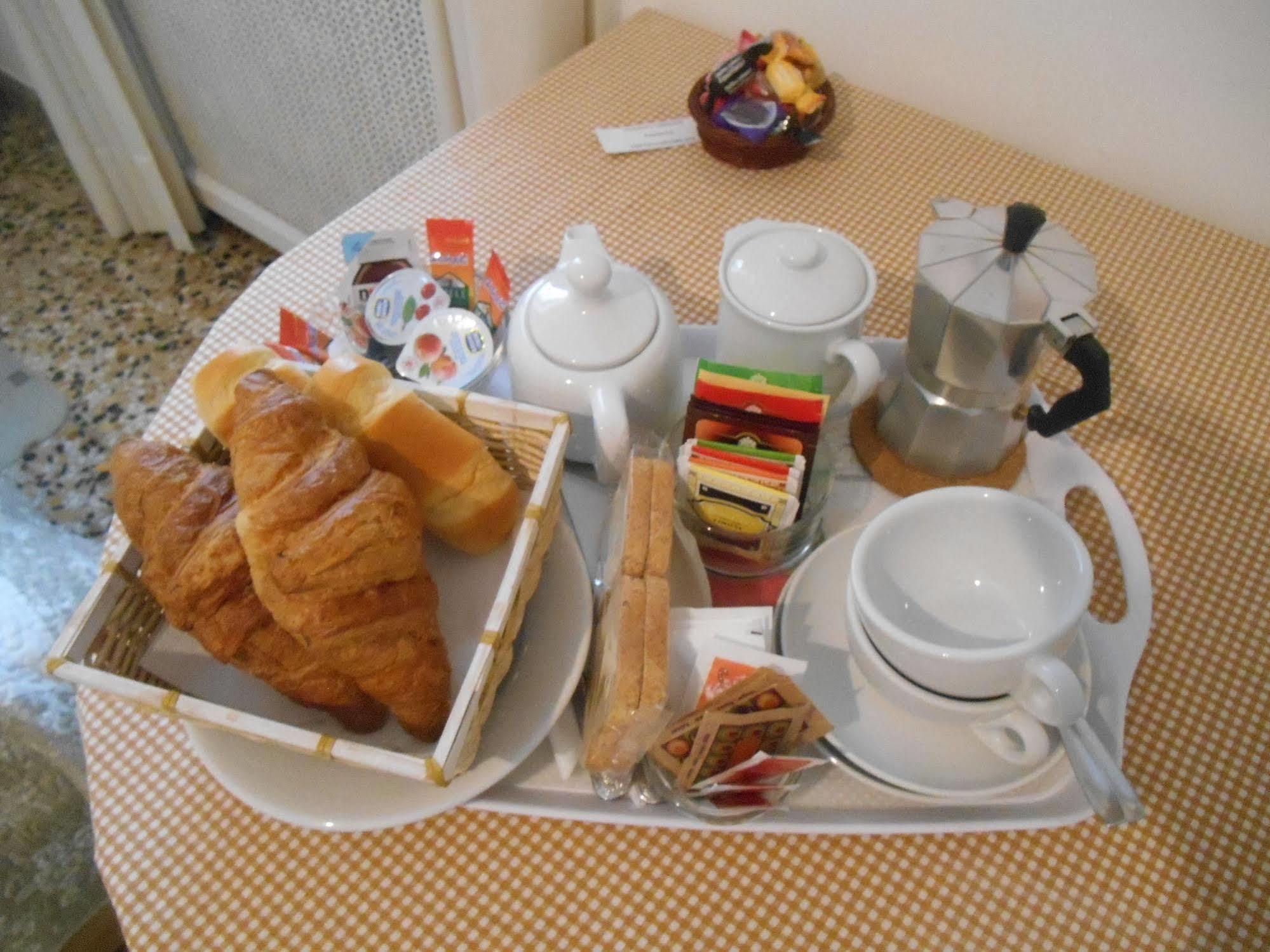Le Rose Malpensa Bed & Breakfast บุสโตอาร์ซีซีโอ ภายนอก รูปภาพ