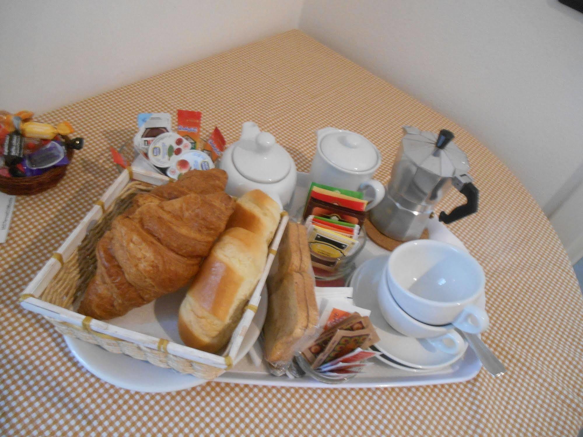 Le Rose Malpensa Bed & Breakfast บุสโตอาร์ซีซีโอ ภายนอก รูปภาพ